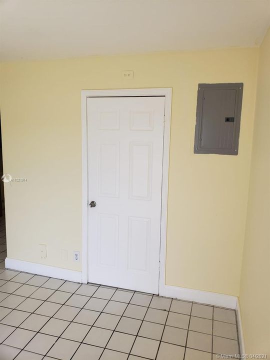 最近租的: $1,600 (2 贝兹, 1 浴室, 1020 平方英尺)