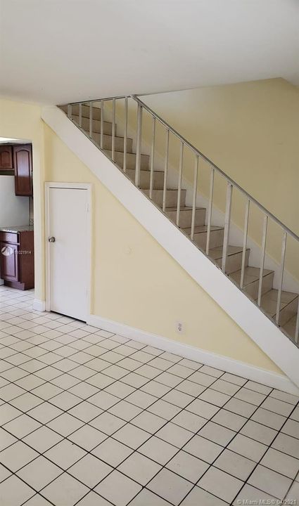 最近租的: $1,600 (2 贝兹, 1 浴室, 1020 平方英尺)