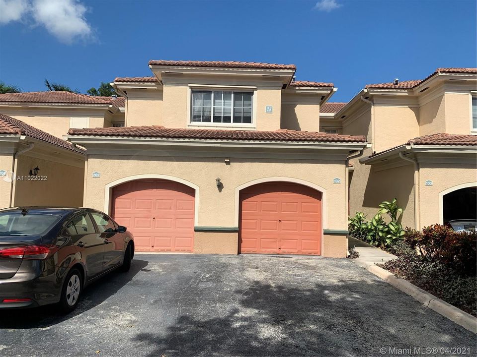 Recently Rented: $1,600 (1 beds, 1 baths, 850 Square Feet)