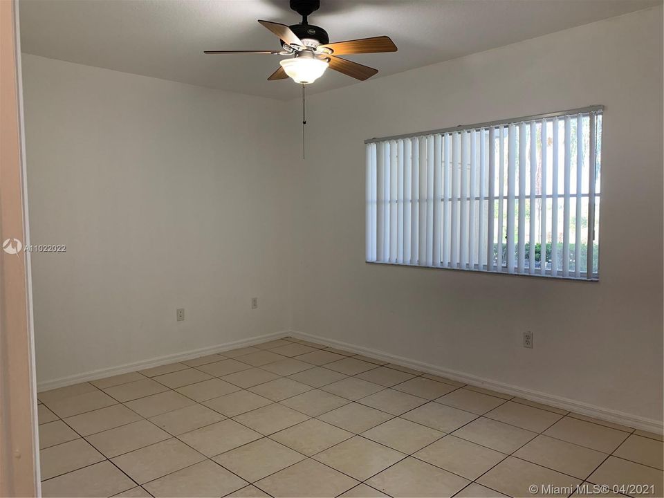 Recently Rented: $1,600 (1 beds, 1 baths, 850 Square Feet)