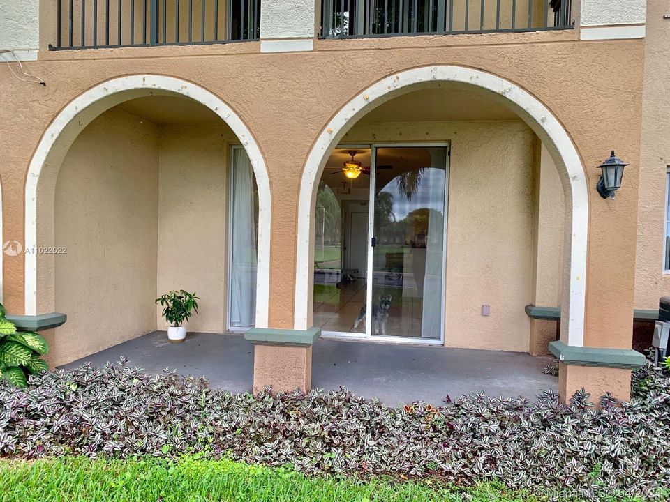 Recently Rented: $1,600 (1 beds, 1 baths, 850 Square Feet)