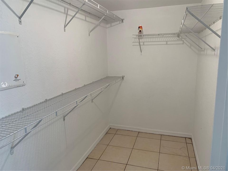 Recently Rented: $1,600 (1 beds, 1 baths, 850 Square Feet)