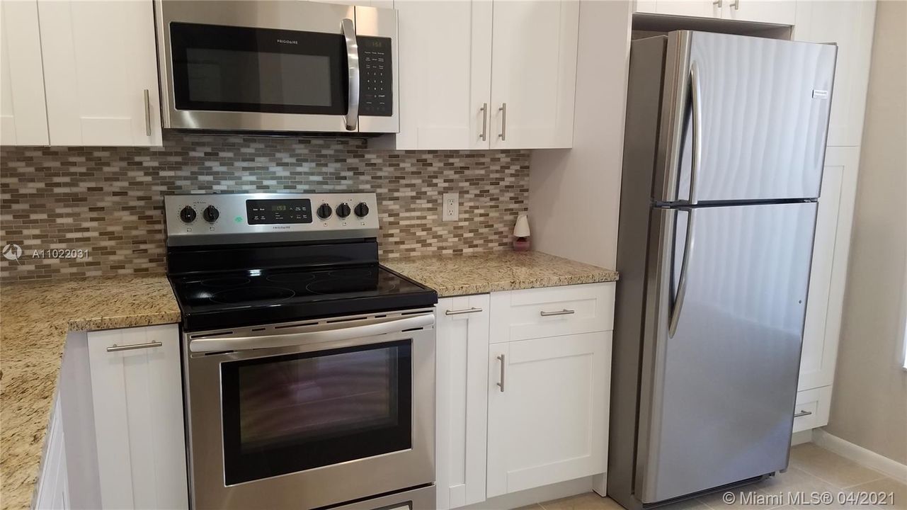 Recently Rented: $1,700 (2 beds, 1 baths, 994 Square Feet)