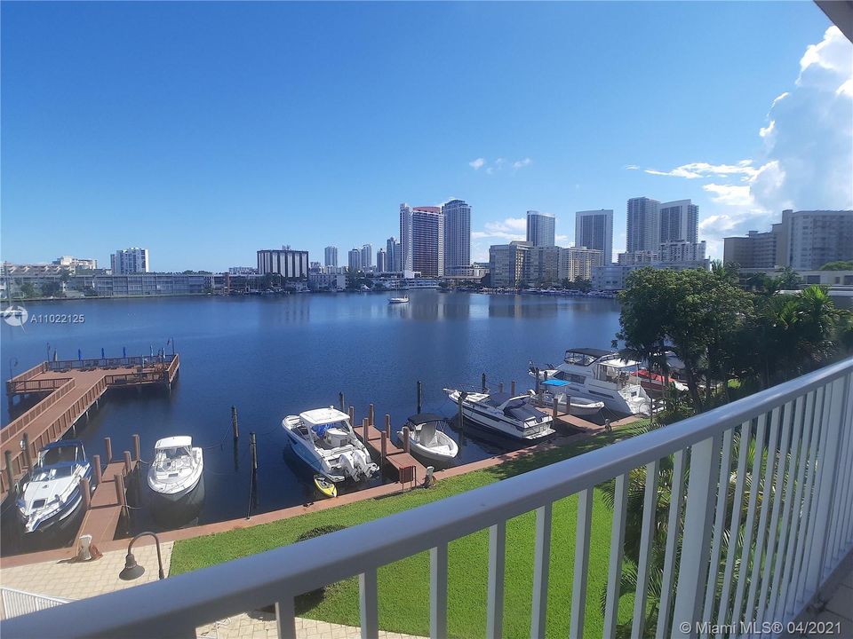 Recently Sold: $312,800 (2 beds, 2 baths, 1030 Square Feet)