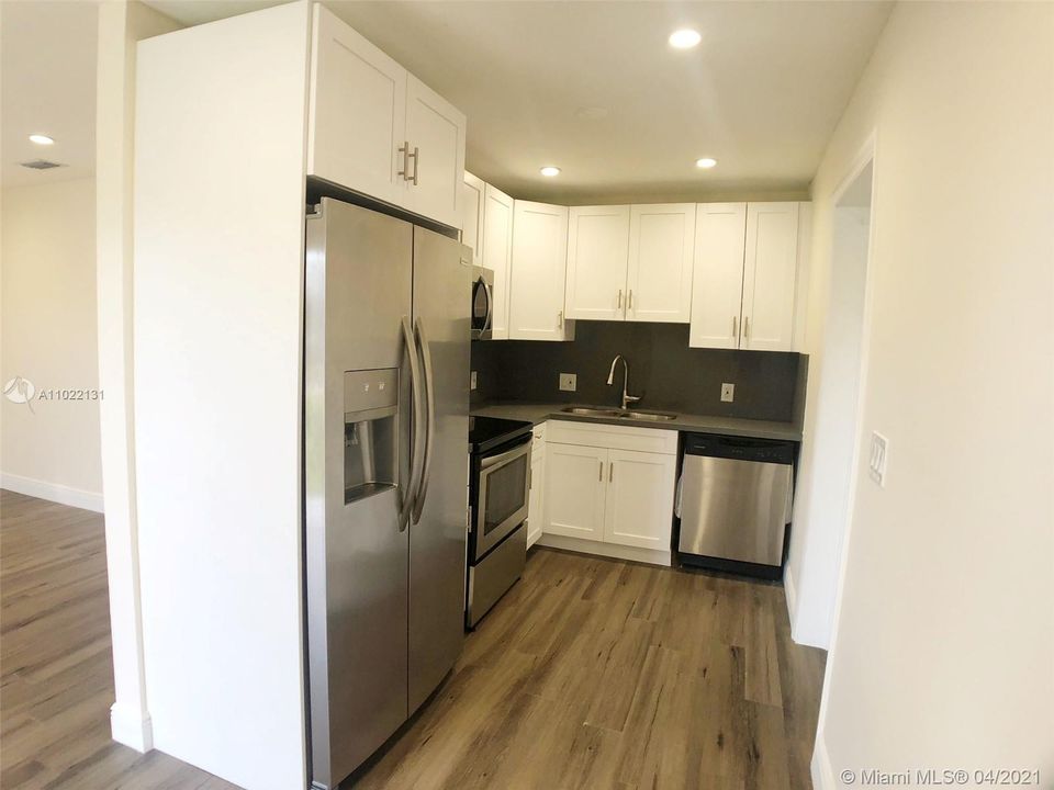 Recently Rented: $1,550 (4 beds, 2 baths, 836 Square Feet)