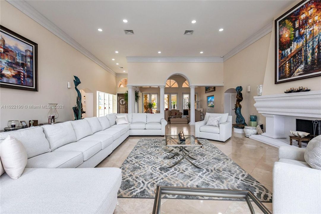 Recently Sold: $15,995,000 (7 beds, 7 baths, 8132 Square Feet)