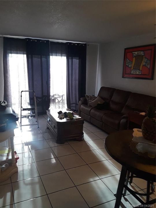 Vendido Recientemente: $105,900 (1 camas, 1 baños, 640 Pies cuadrados)