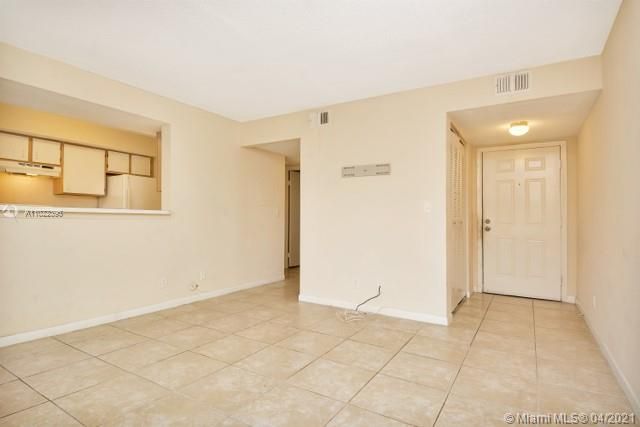 Recently Rented: $1,200 (1 beds, 1 baths, 768 Square Feet)