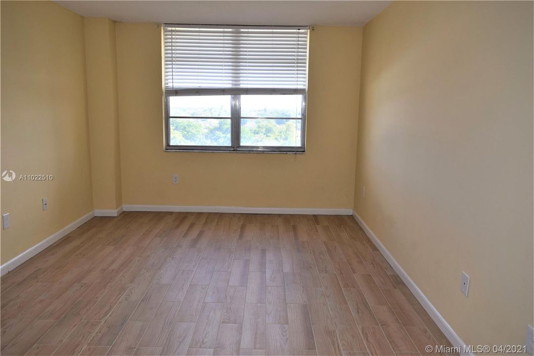 Recently Rented: $1,200 (1 beds, 1 baths, 840 Square Feet)