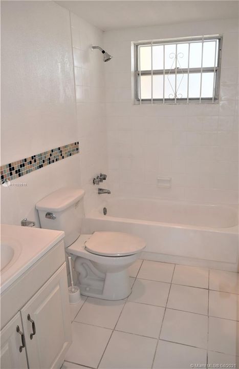 Recently Rented: $1,200 (1 beds, 1 baths, 840 Square Feet)