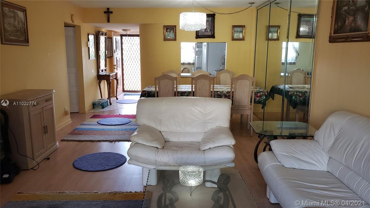 Vendido Recientemente: $139,000 (2 camas, 2 baños, 1074 Pies cuadrados)