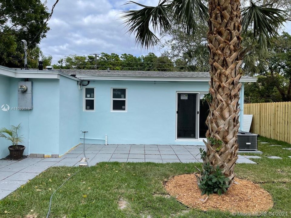 Recently Sold: $415,000 (2 beds, 2 baths, 1247 Square Feet)