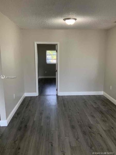 Recently Rented: $2,445 (3 beds, 2 baths, 1537 Square Feet)