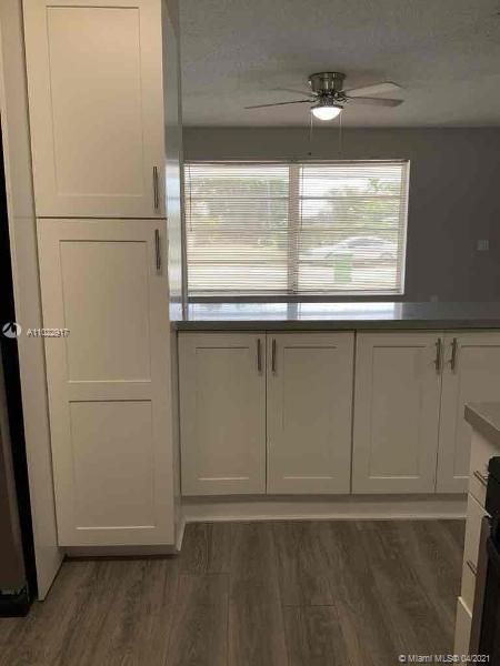 Recently Rented: $2,445 (3 beds, 2 baths, 1537 Square Feet)