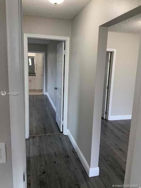 Recently Rented: $2,445 (3 beds, 2 baths, 1537 Square Feet)