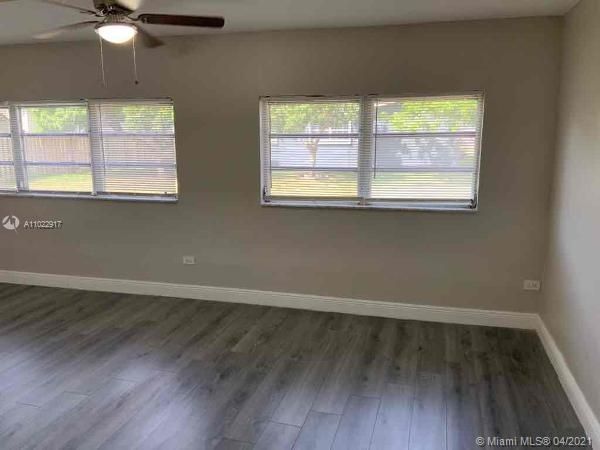 Recently Rented: $2,445 (3 beds, 2 baths, 1537 Square Feet)