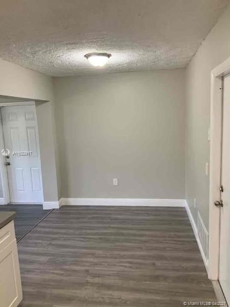 Recently Rented: $2,445 (3 beds, 2 baths, 1537 Square Feet)