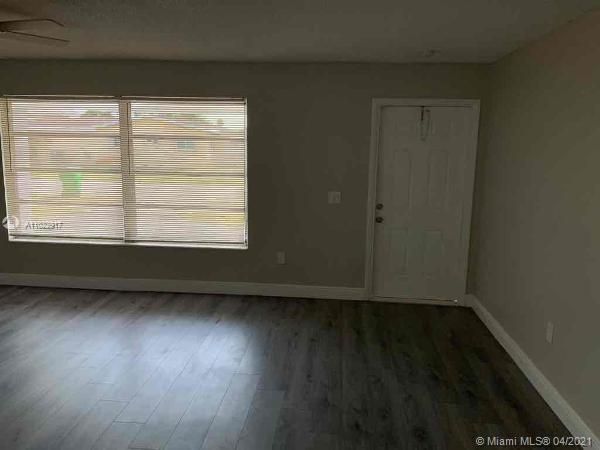 Recently Rented: $2,445 (3 beds, 2 baths, 1537 Square Feet)