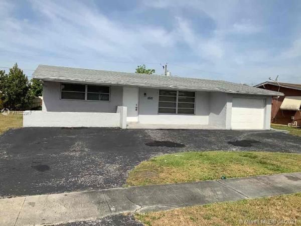 Recently Rented: $2,445 (3 beds, 2 baths, 1537 Square Feet)