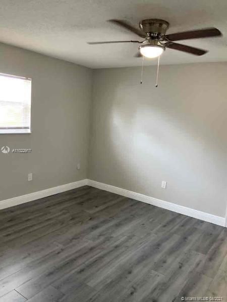 Recently Rented: $2,445 (3 beds, 2 baths, 1537 Square Feet)