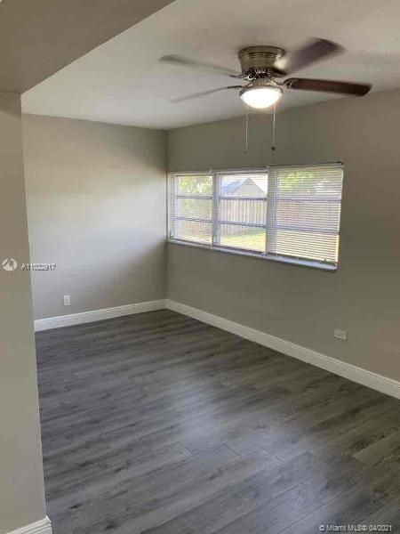 Recently Rented: $2,445 (3 beds, 2 baths, 1537 Square Feet)