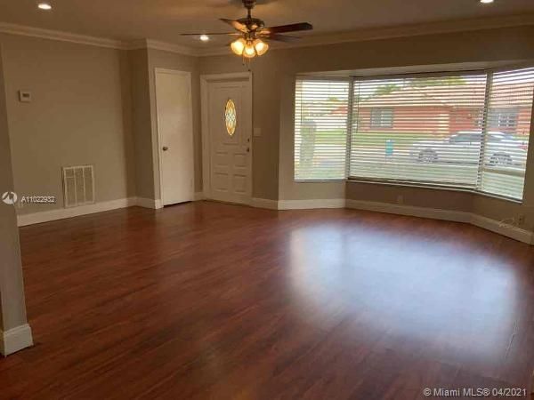 Recently Rented: $2,145 (3 beds, 2 baths, 1450 Square Feet)