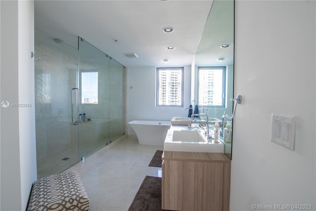 Недавно арендовано: $5,450 (2 спален, 2 ванн, 1729 Квадратных фут)