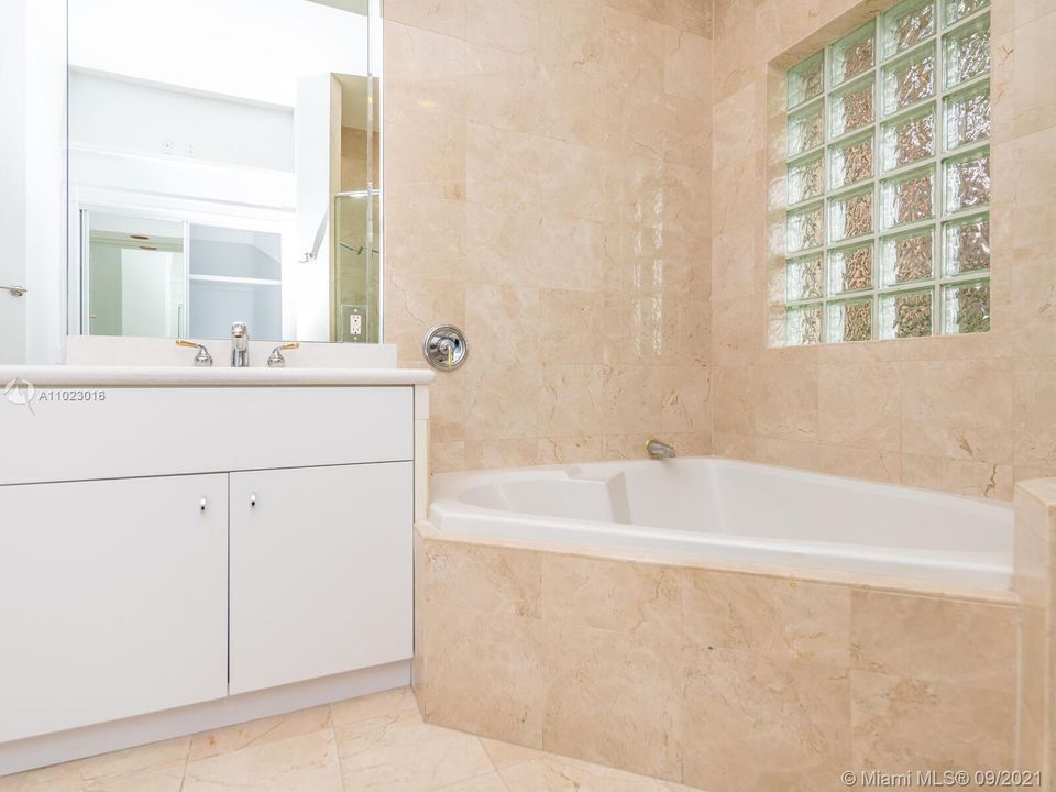 Недавно арендовано: $8,750 (5 спален, 3 ванн, 2992 Квадратных фут)