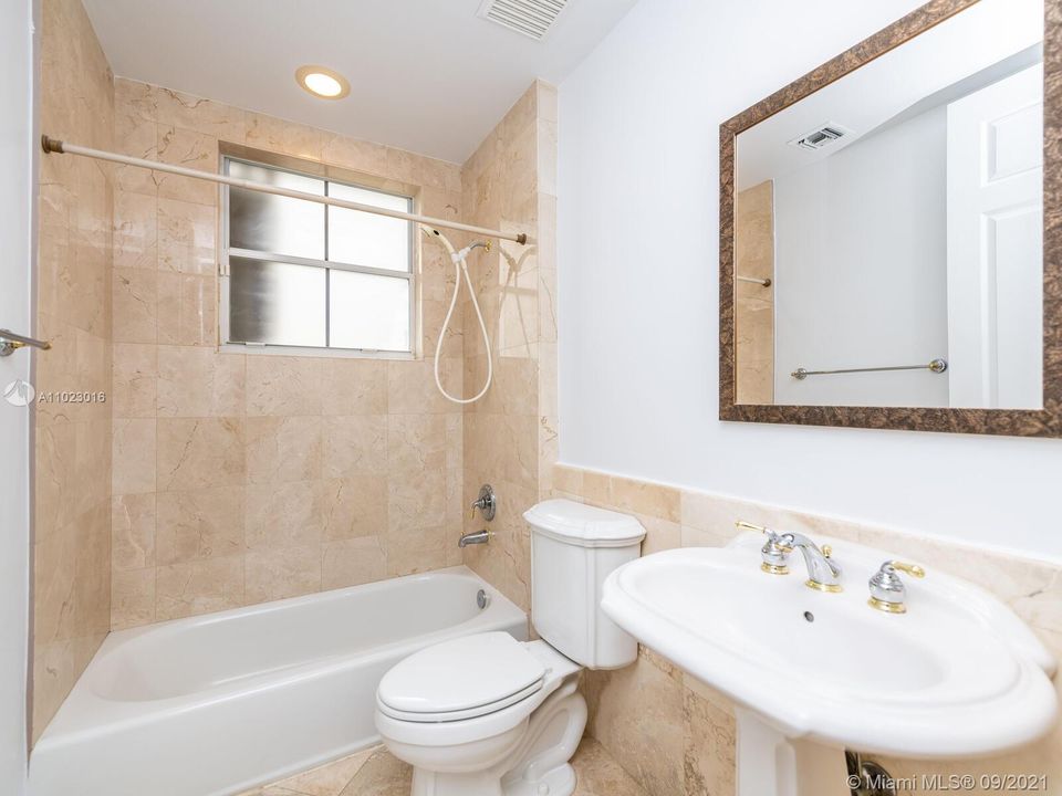 Недавно арендовано: $8,750 (5 спален, 3 ванн, 2992 Квадратных фут)