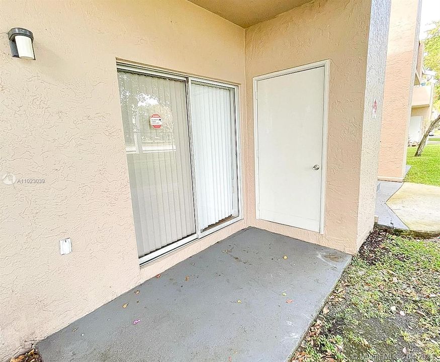 Recently Rented: $1,675 (2 beds, 2 baths, 854 Square Feet)