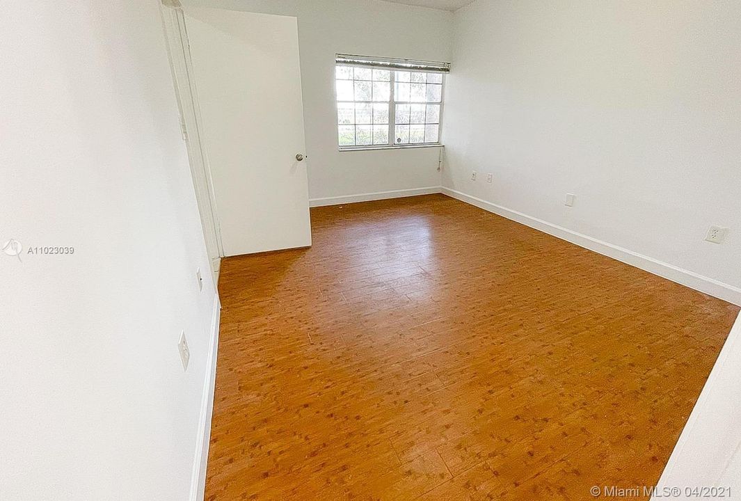 Recently Rented: $1,675 (2 beds, 2 baths, 854 Square Feet)