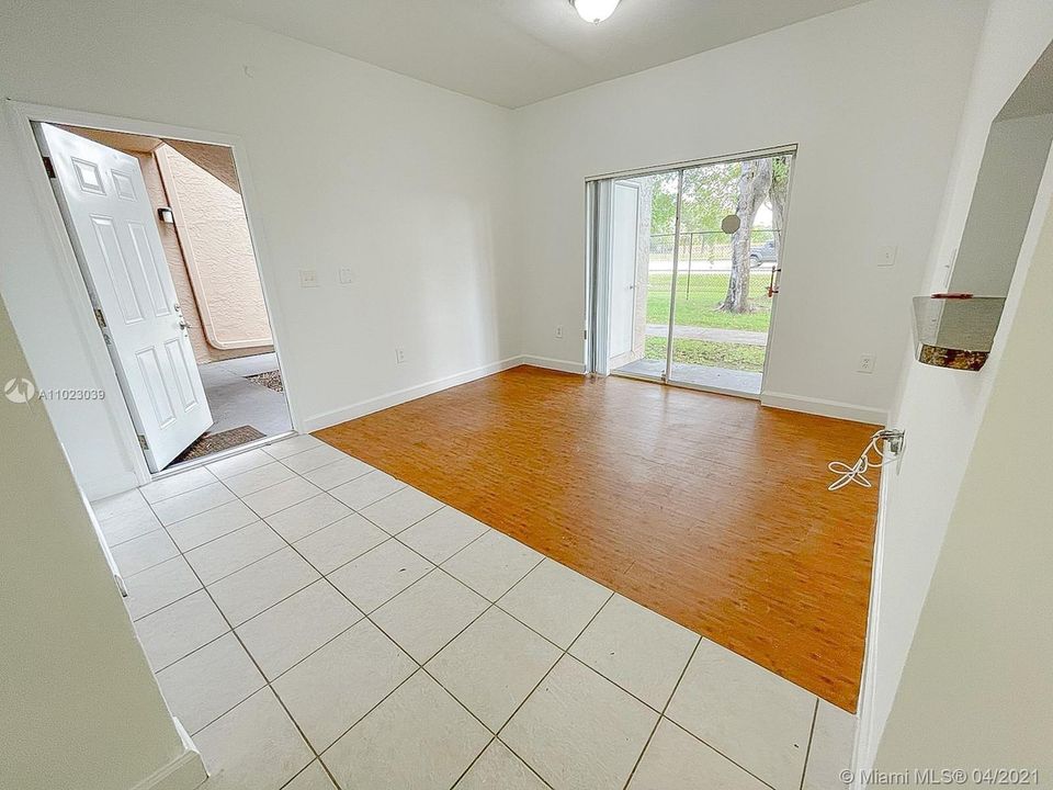 Recently Rented: $1,675 (2 beds, 2 baths, 854 Square Feet)