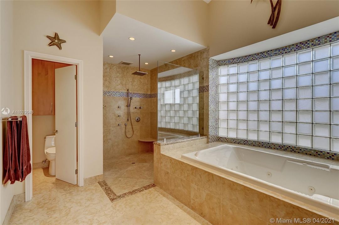 Недавно продано: $999,000 (4 спален, 2 ванн, 2540 Квадратных фут)