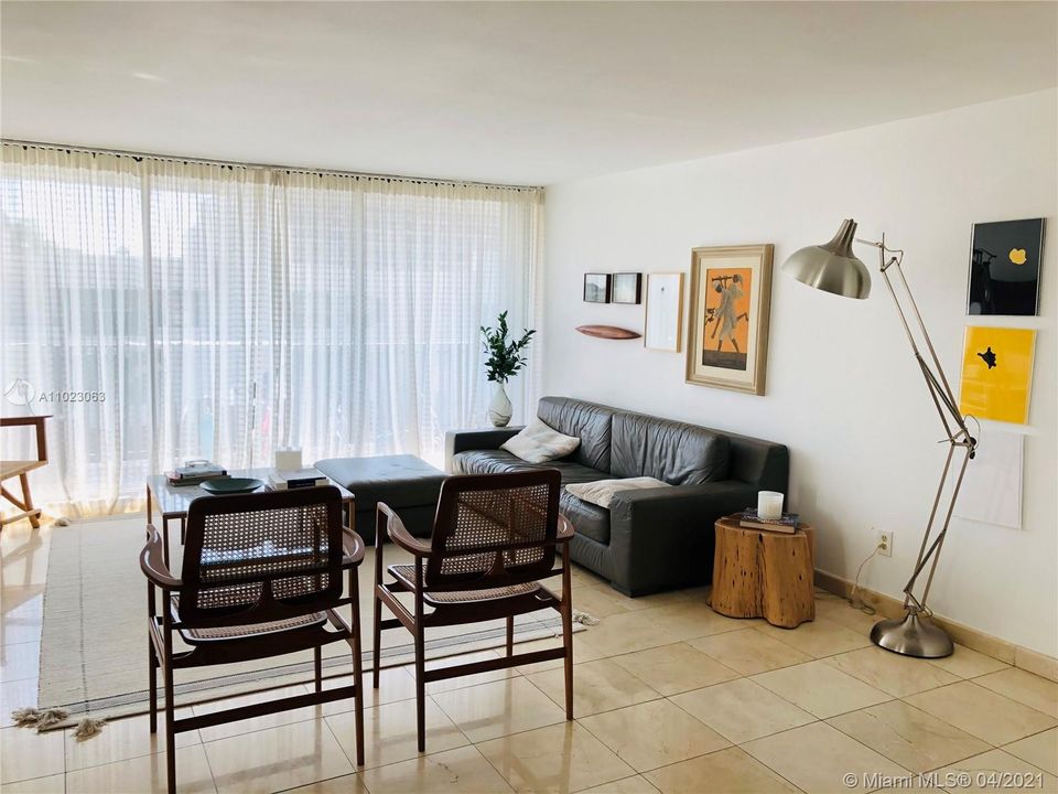Recently Sold: $915,000 (3 beds, 2 baths, 1885 Square Feet)