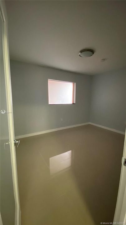 Recently Rented: $1,450 (2 beds, 1 baths, 860 Square Feet)
