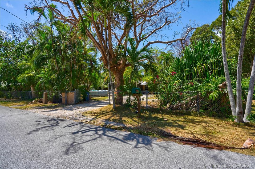 最近售出: $349,000 (1 贝兹, 1 浴室, 599 平方英尺)