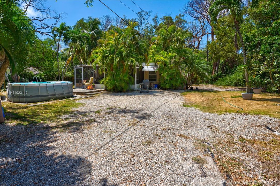 最近售出: $349,000 (1 贝兹, 1 浴室, 599 平方英尺)