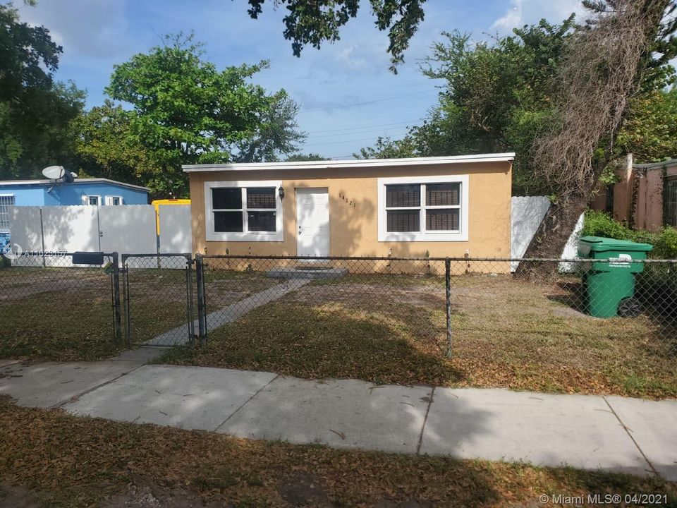 Recently Sold: $249,000 (3 beds, 1 baths, 918 Square Feet)