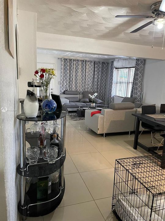 Recently Sold: $249,000 (3 beds, 1 baths, 918 Square Feet)