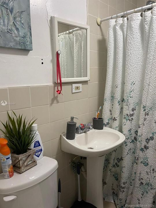 Recently Sold: $249,000 (3 beds, 1 baths, 918 Square Feet)