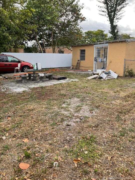 Recently Sold: $249,000 (3 beds, 1 baths, 918 Square Feet)