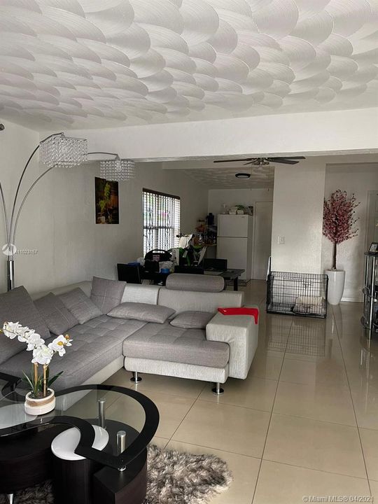 Recently Sold: $249,000 (3 beds, 1 baths, 918 Square Feet)