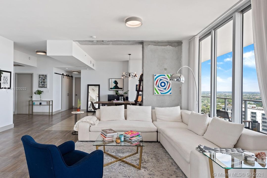 Recently Sold: $895,000 (3 beds, 2 baths, 1577 Square Feet)