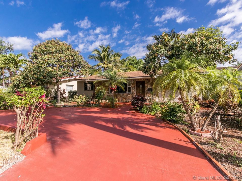 Недавно продано: $339,000 (3 спален, 2 ванн, 1512 Квадратных фут)