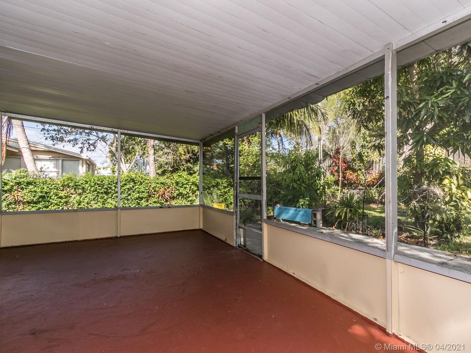 Screened in patio