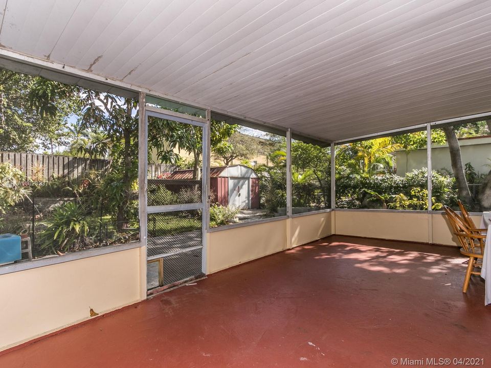 Screened in patio