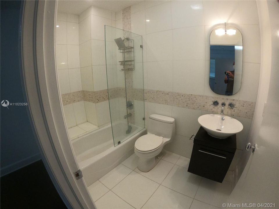 最近租的: $3,400 (2 贝兹, 2 浴室, 2223 平方英尺)