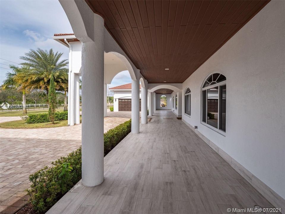 Recently Rented: $29,000 (8 beds, 7 baths, 10740 Square Feet)
