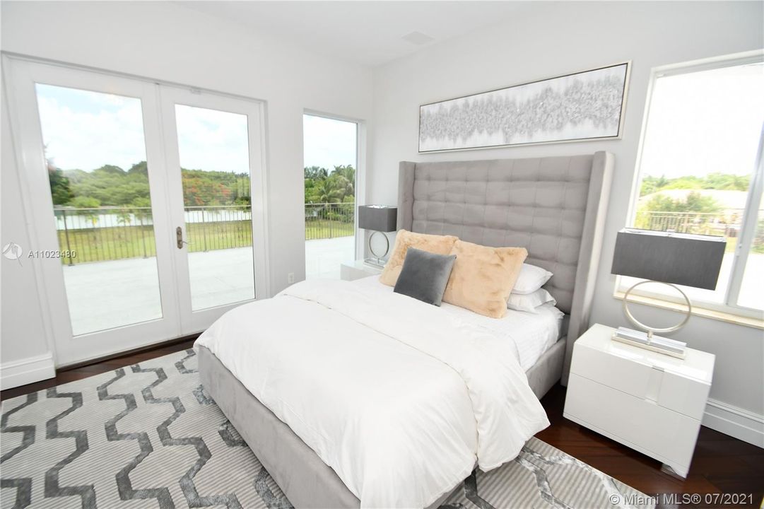 Recently Rented: $29,000 (8 beds, 7 baths, 10740 Square Feet)