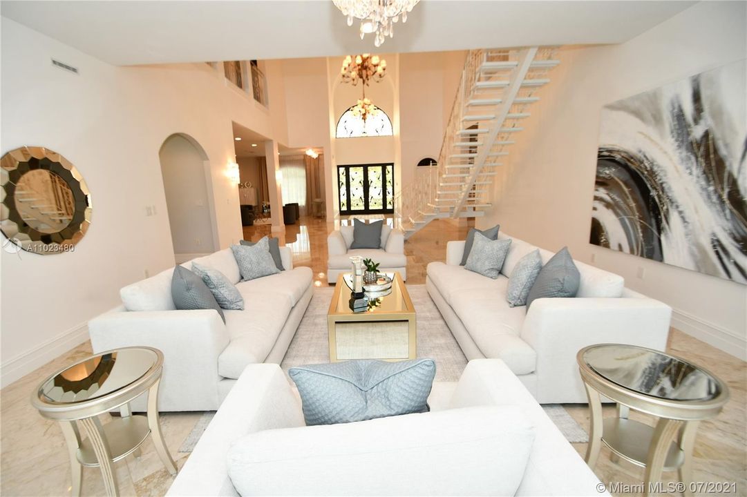 Recently Rented: $29,000 (8 beds, 7 baths, 10740 Square Feet)
